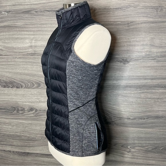 Lululemon Run: Turn Around Vest In Black / Gray size 6 - Picture 5 of 10